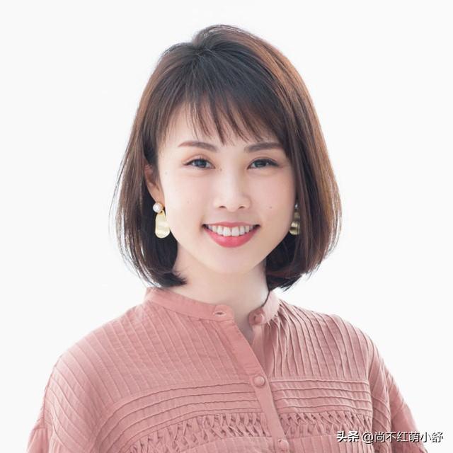 30岁女人短发最新发型图片,短发潮流，30岁女性发型美图集